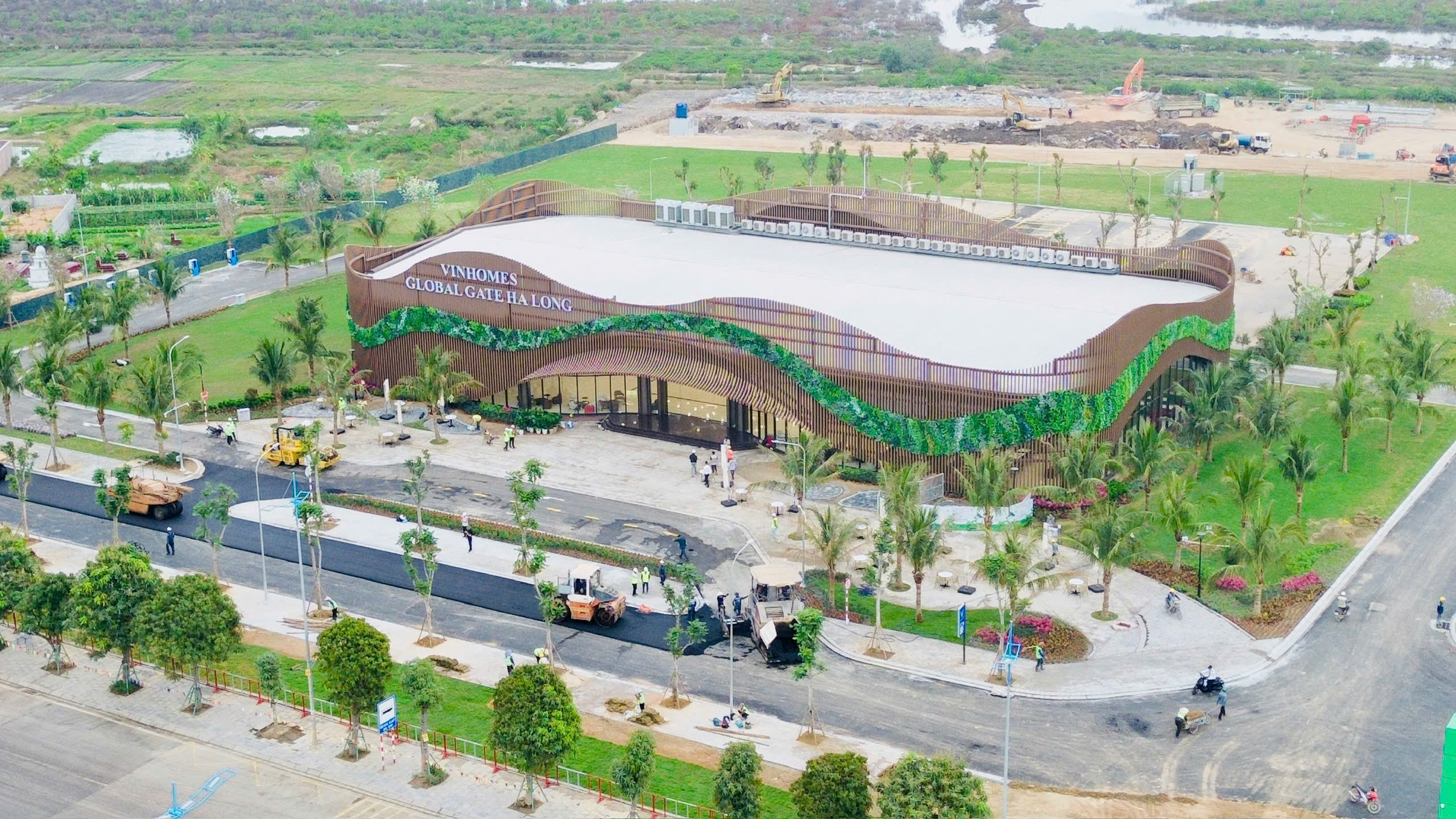 Tiến độ mới nhất siêu đô thị Vinhomes Hạ Long xanh- Vinhomes Global gate